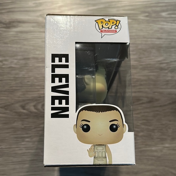 Funko Pop! Stranger Things Upside Down Eleven and Barb - Picture 5 of 5